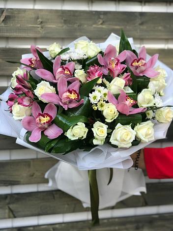 Букет цветов из: Розы и Хризантемы в Шатск Тульская область