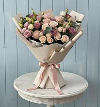 Букет цветов из:  Розы и Лизиантусы в Шатск Тульская область