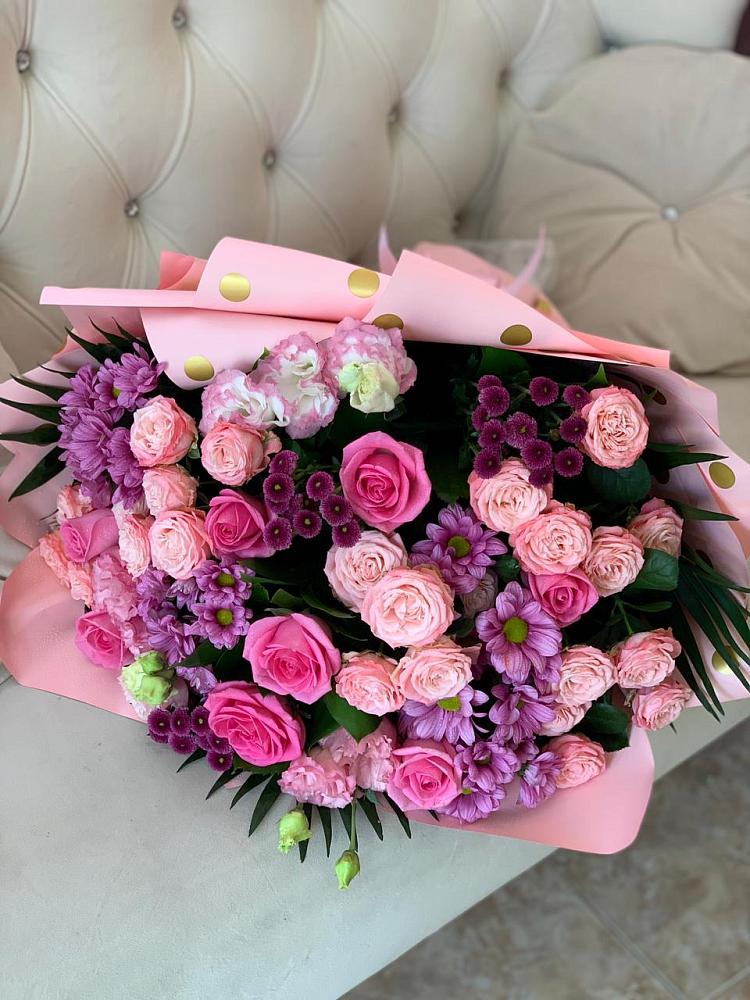 Букет цветов из: Хризантемы, Розы и Лизиантусы в Шатск Тульская область