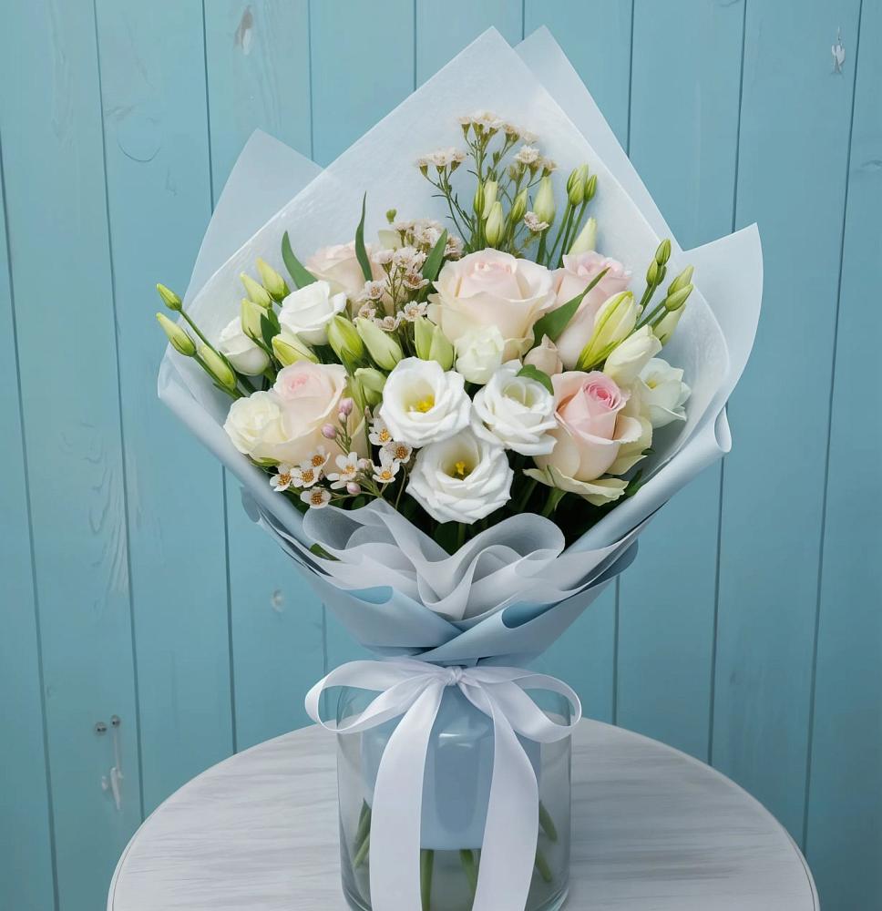 Букет цветов из: Розы и Лизиантусы в Шатск Тульская область