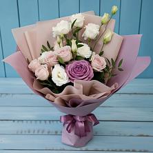 Букет цветов из:  Розы и Лизиантусы в Шатск Тульская область