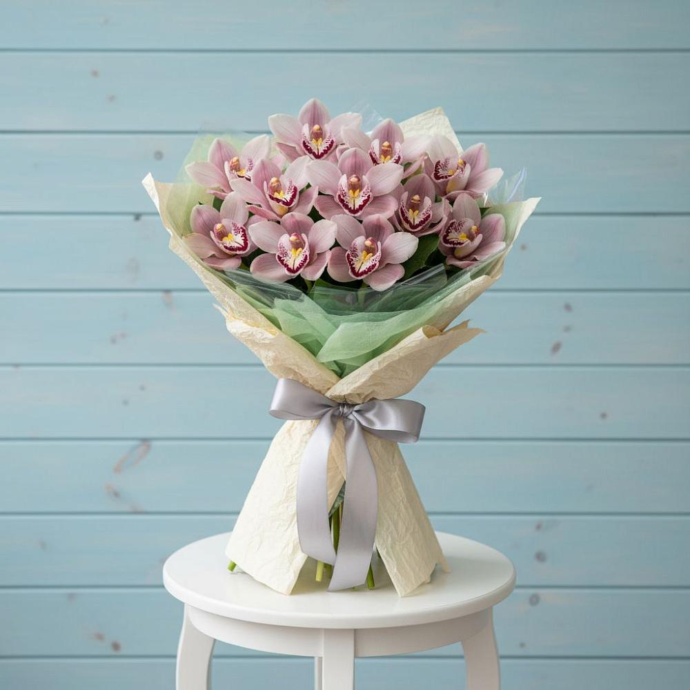 Букет цветов из: Орхидеи и Розы в Шатск Тульская область