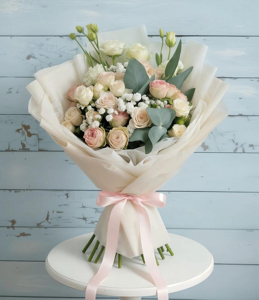 Букет цветов из: Розы и Лизиантусы в Шатск Тульская область