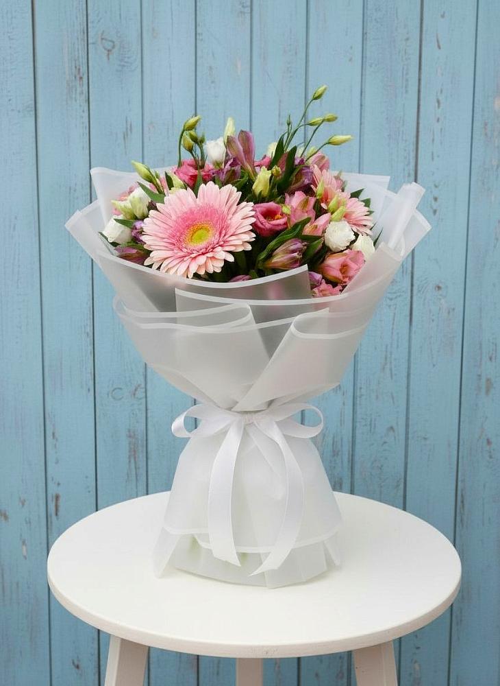 Букет цветов из: Герберы, Альстромерии и Лизиантусы в Шатск Тульская область