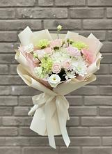 Букет цветов из:  Гвоздики, Розы, Лизиантусы и Хризантемы в Шатск Тульская область