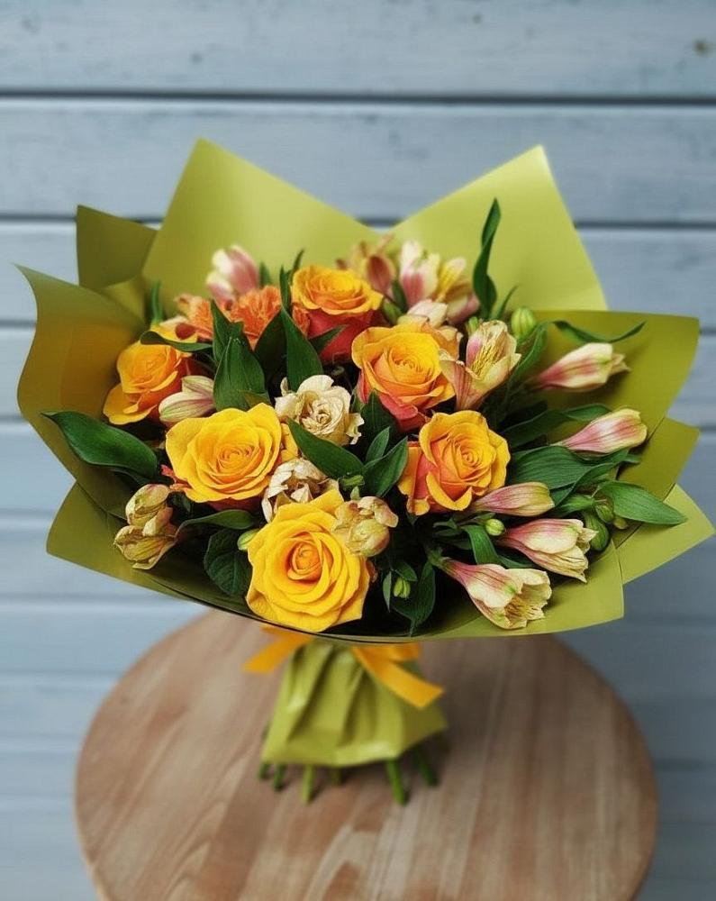 Букет цветов из: Альстромерии и Розы в Шатск Тульская область