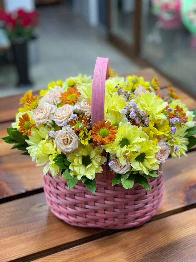 Цветочная композиция из Хризантемы и Розы в корзине в Шатск Тульская область