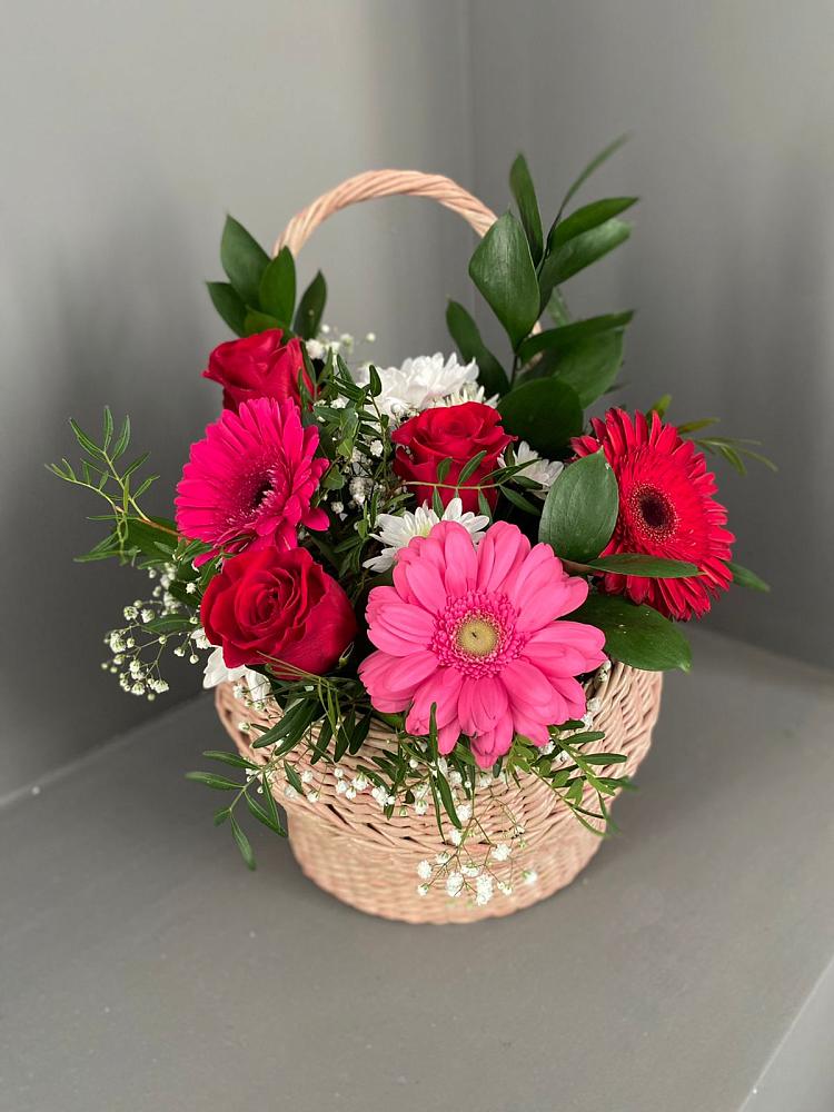 Цветочная композиция из Розы, Хризантемы и Герберы в корзине в Шатск Тульская область