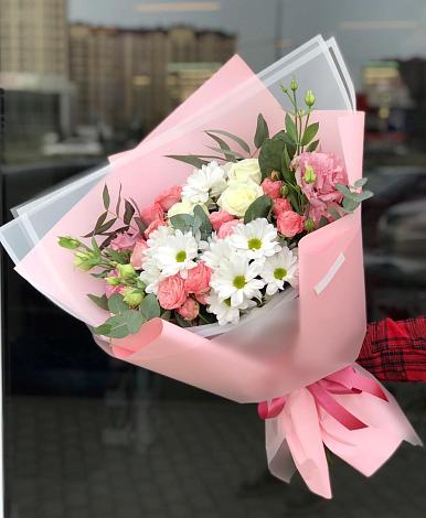 Букет цветов из: Розы, Лизиантусы и Хризантемы в Шатск Тульская область