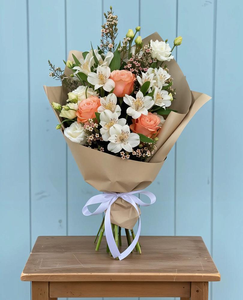 Букет цветов из: Альстромерии, Лизиантусы, Розы и Хризантемы в Шатск Тульская область